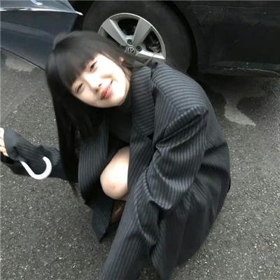 这个警察不太冷